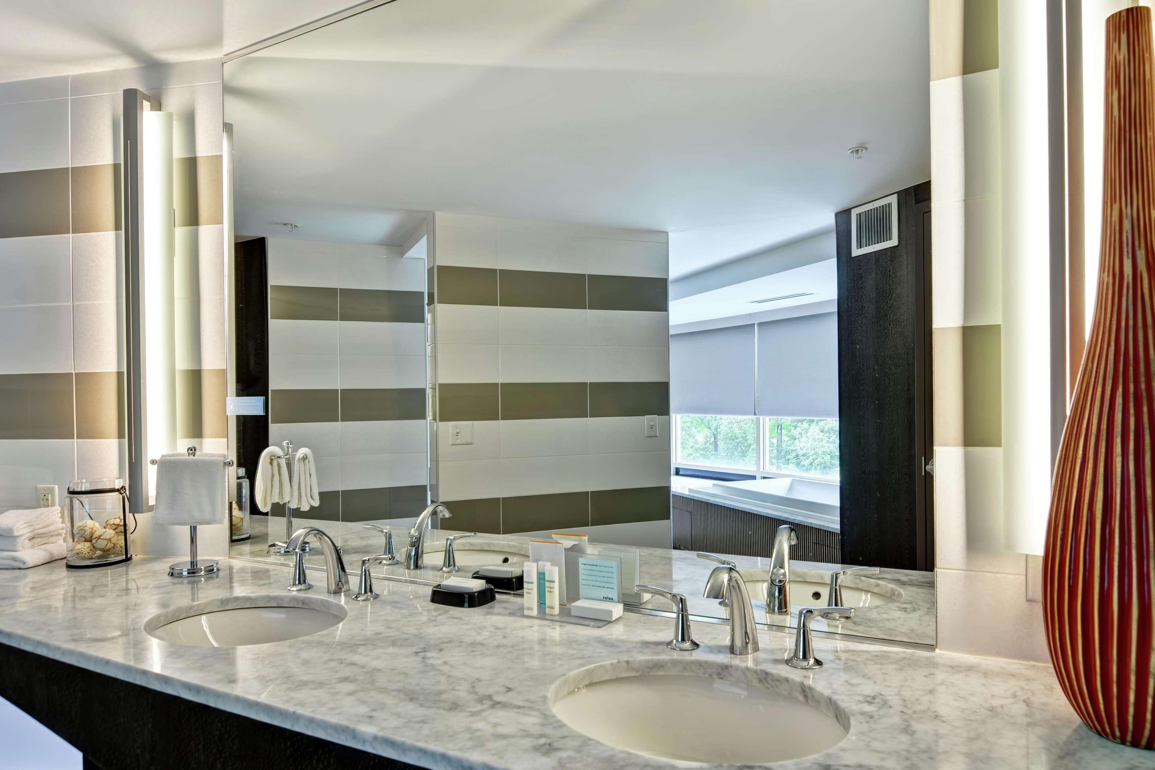 Hampton Inn & Suites Crabtree Роли Экстерьер фото