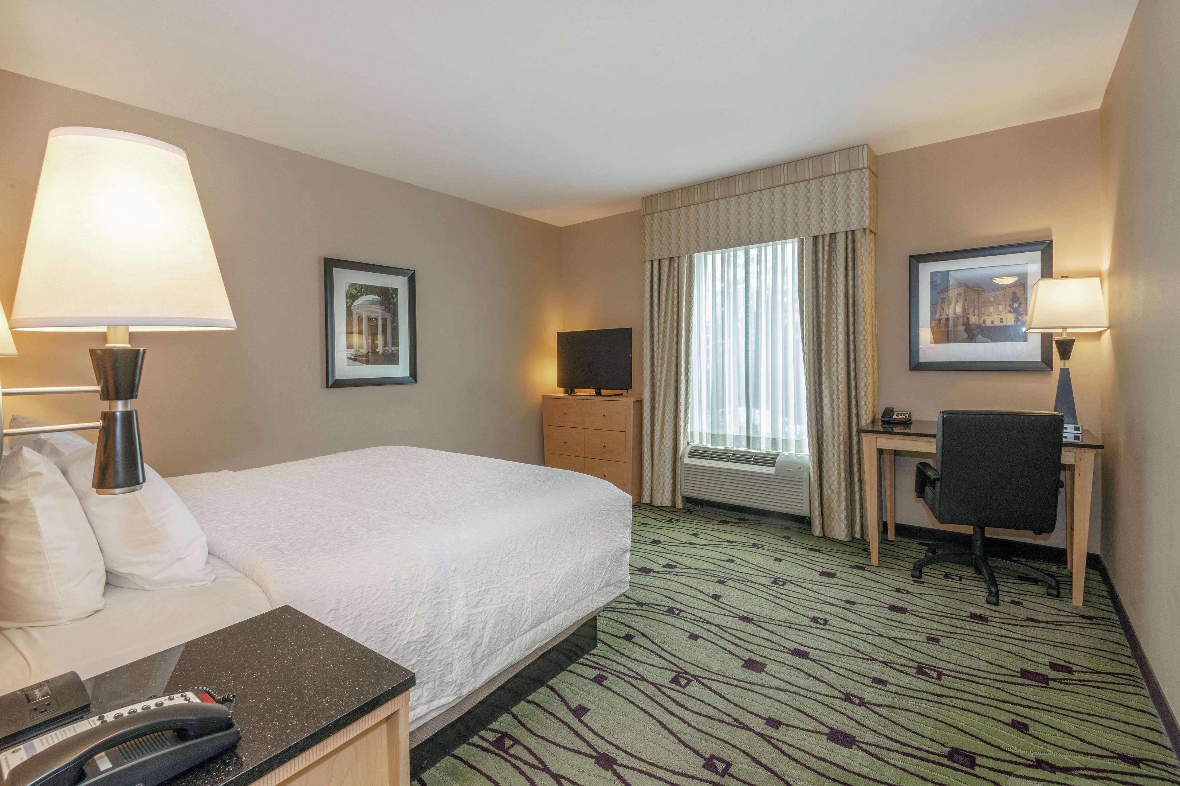 Hampton Inn & Suites Crabtree Роли Экстерьер фото