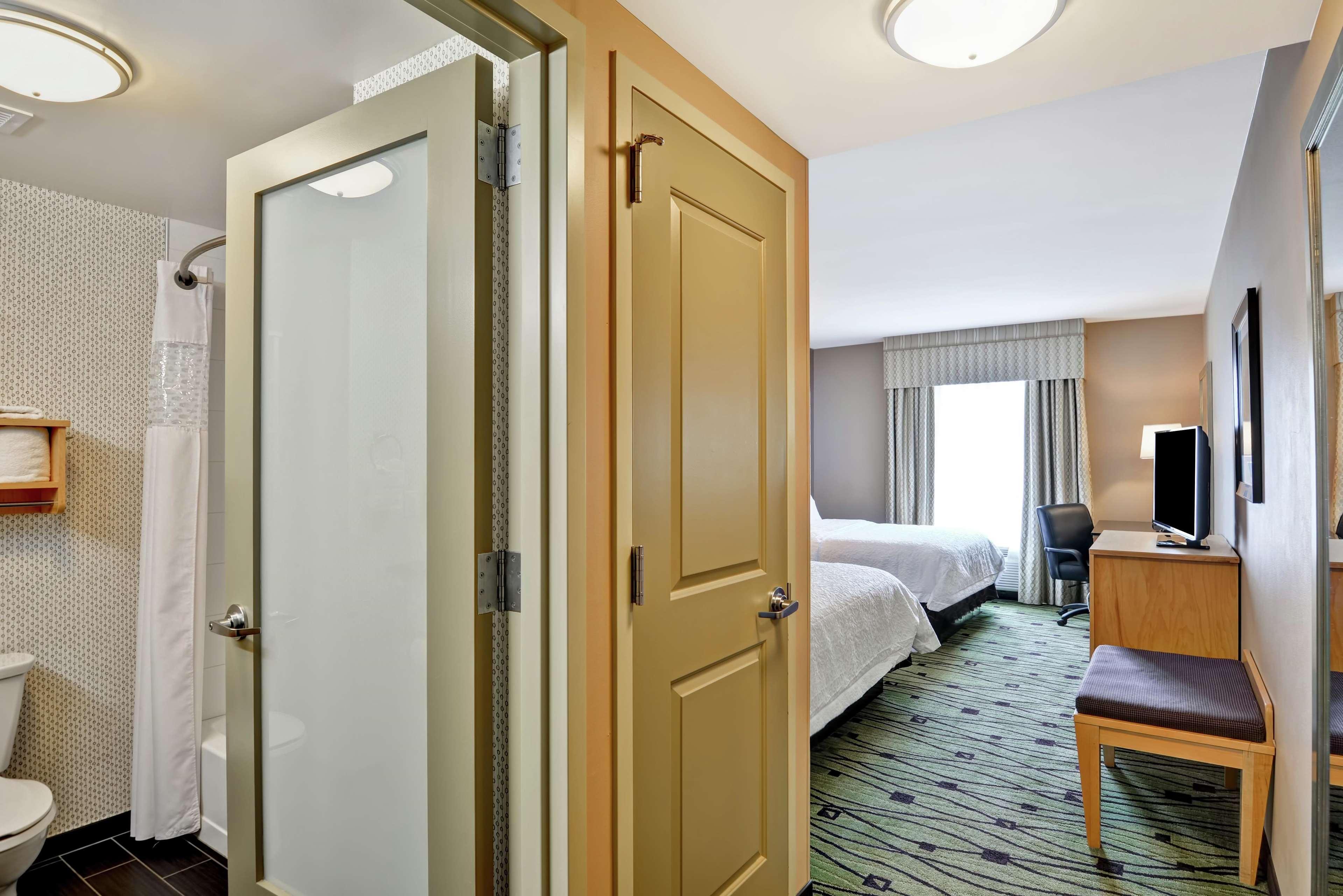 Hampton Inn & Suites Crabtree Роли Экстерьер фото