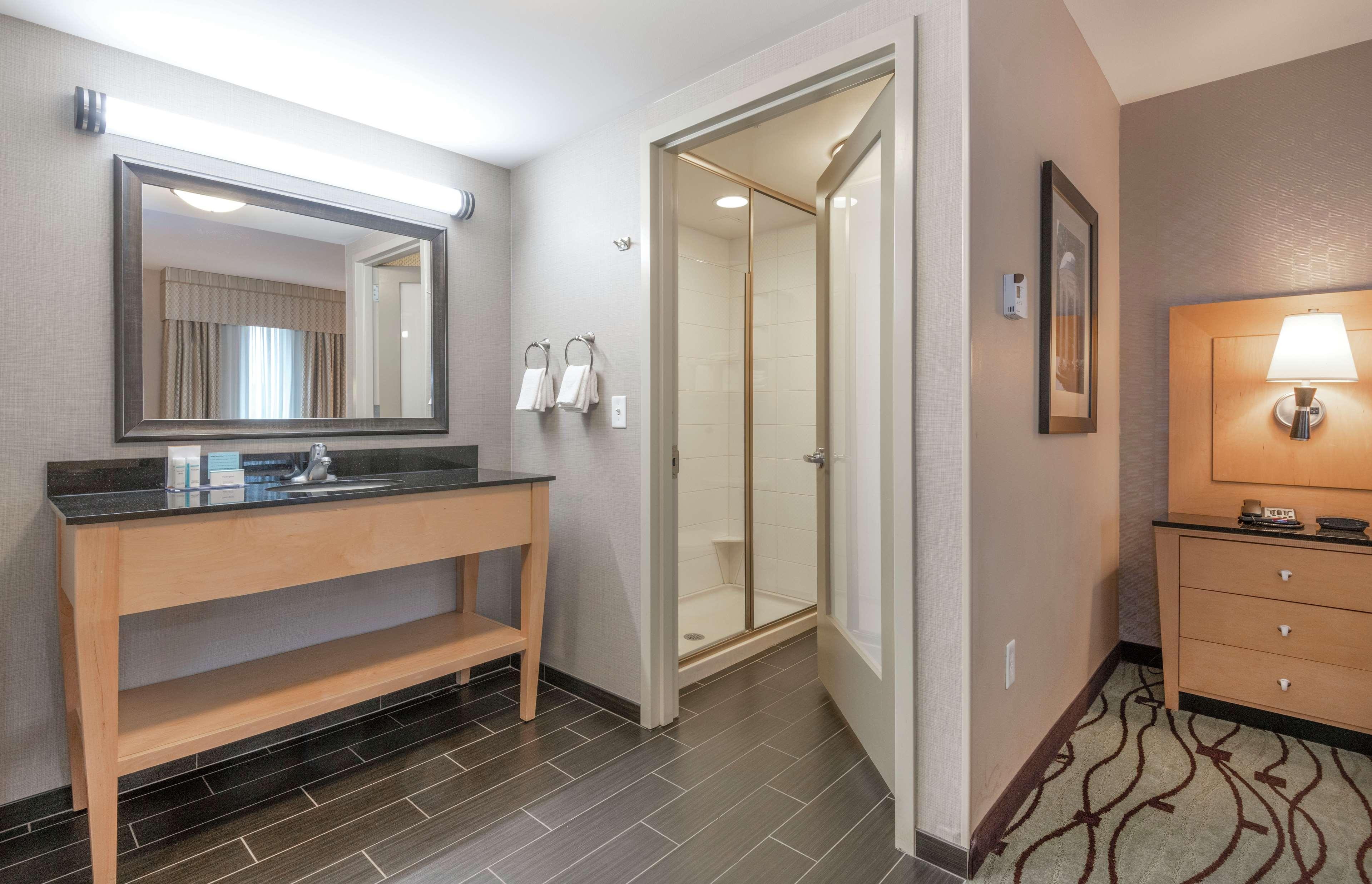 Hampton Inn & Suites Crabtree Роли Экстерьер фото