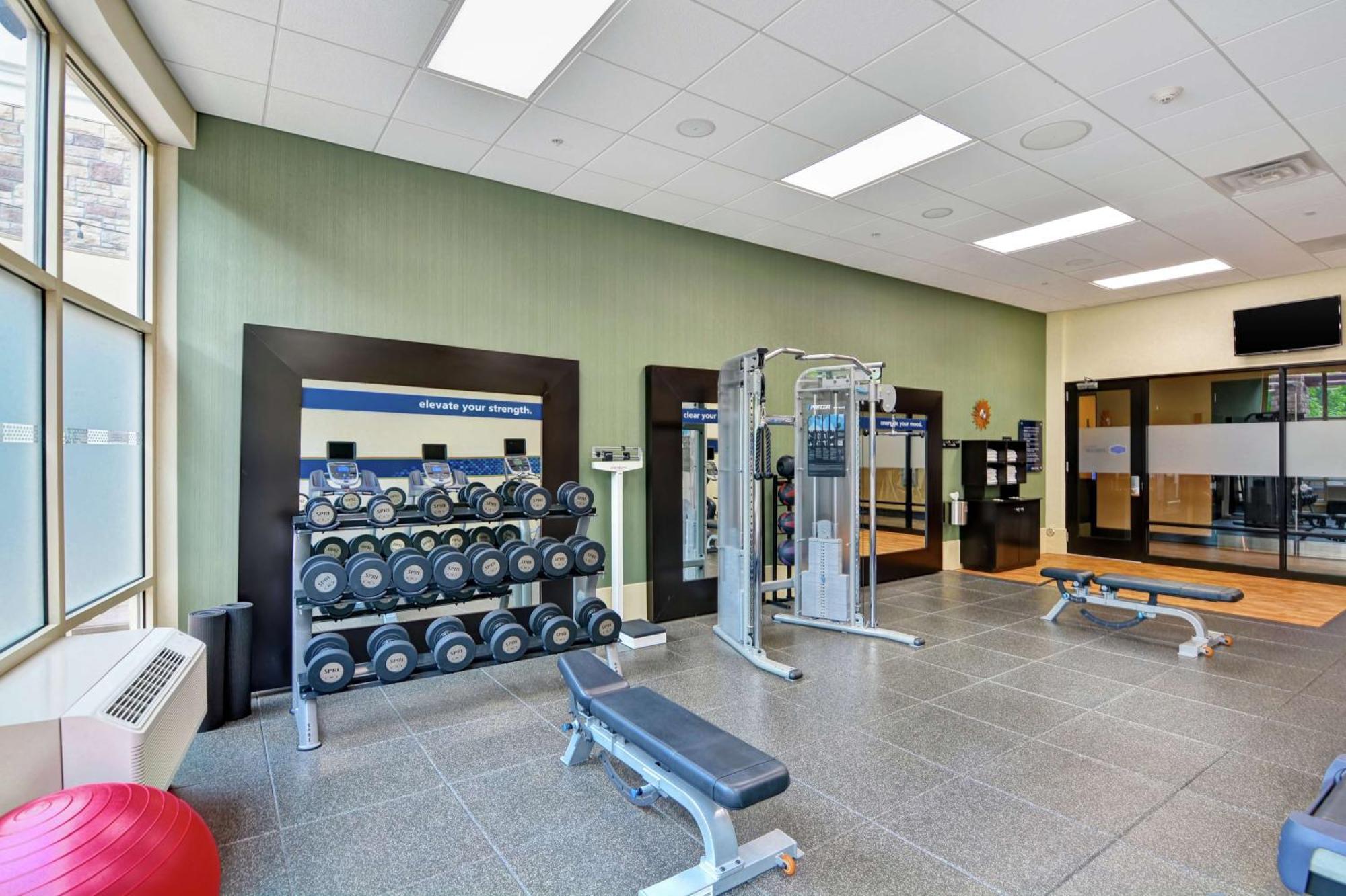 Hampton Inn & Suites Crabtree Роли Экстерьер фото